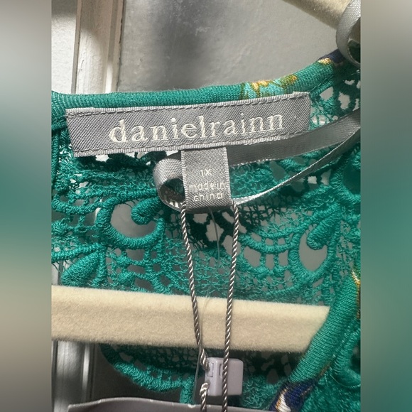 NWT Daniel Rainn Teal Floral Lace Top - Picture 8 of 8